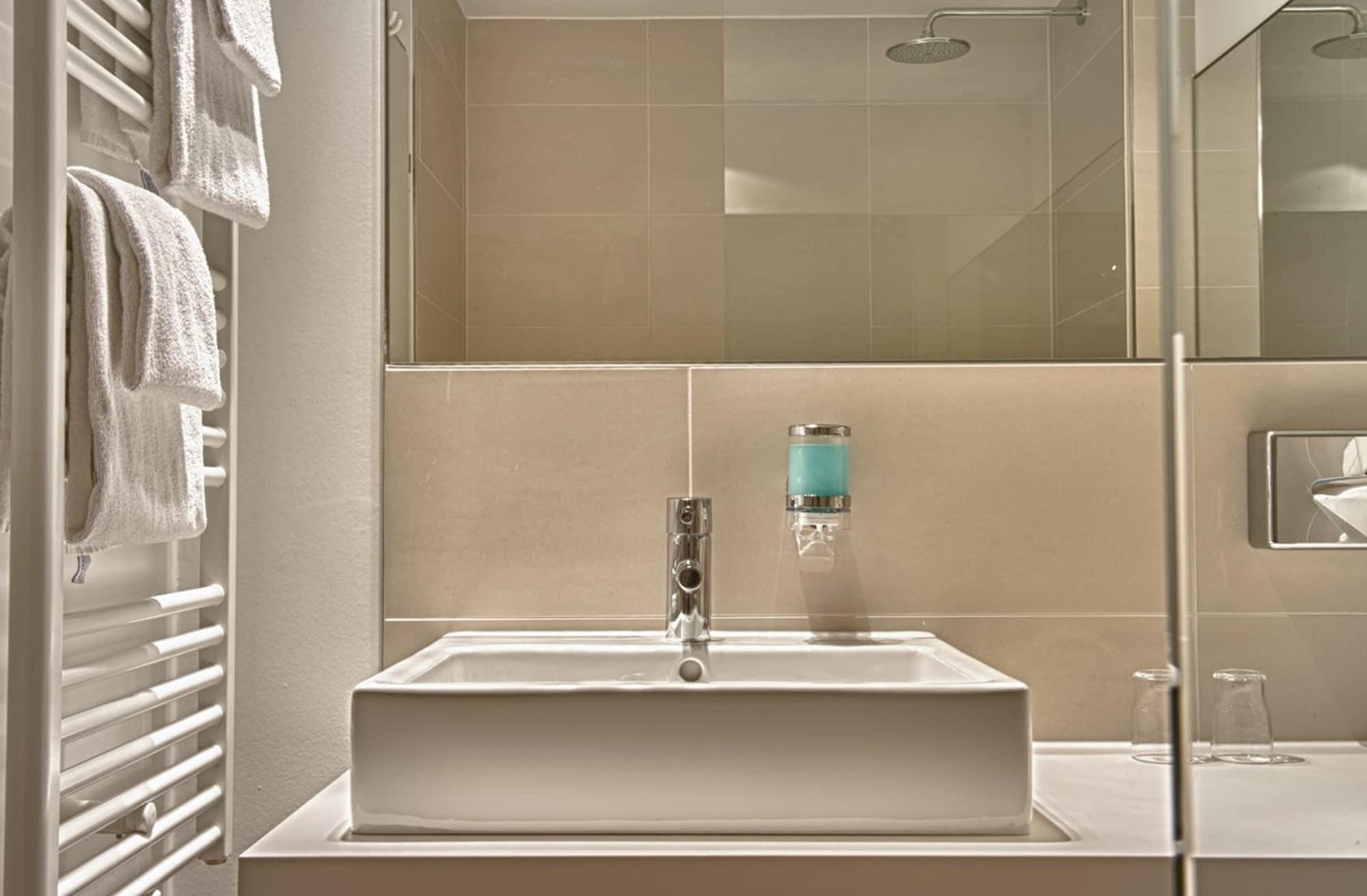 Hotel Conti Duisburg - Partner Of Sorat Hotels Room photo