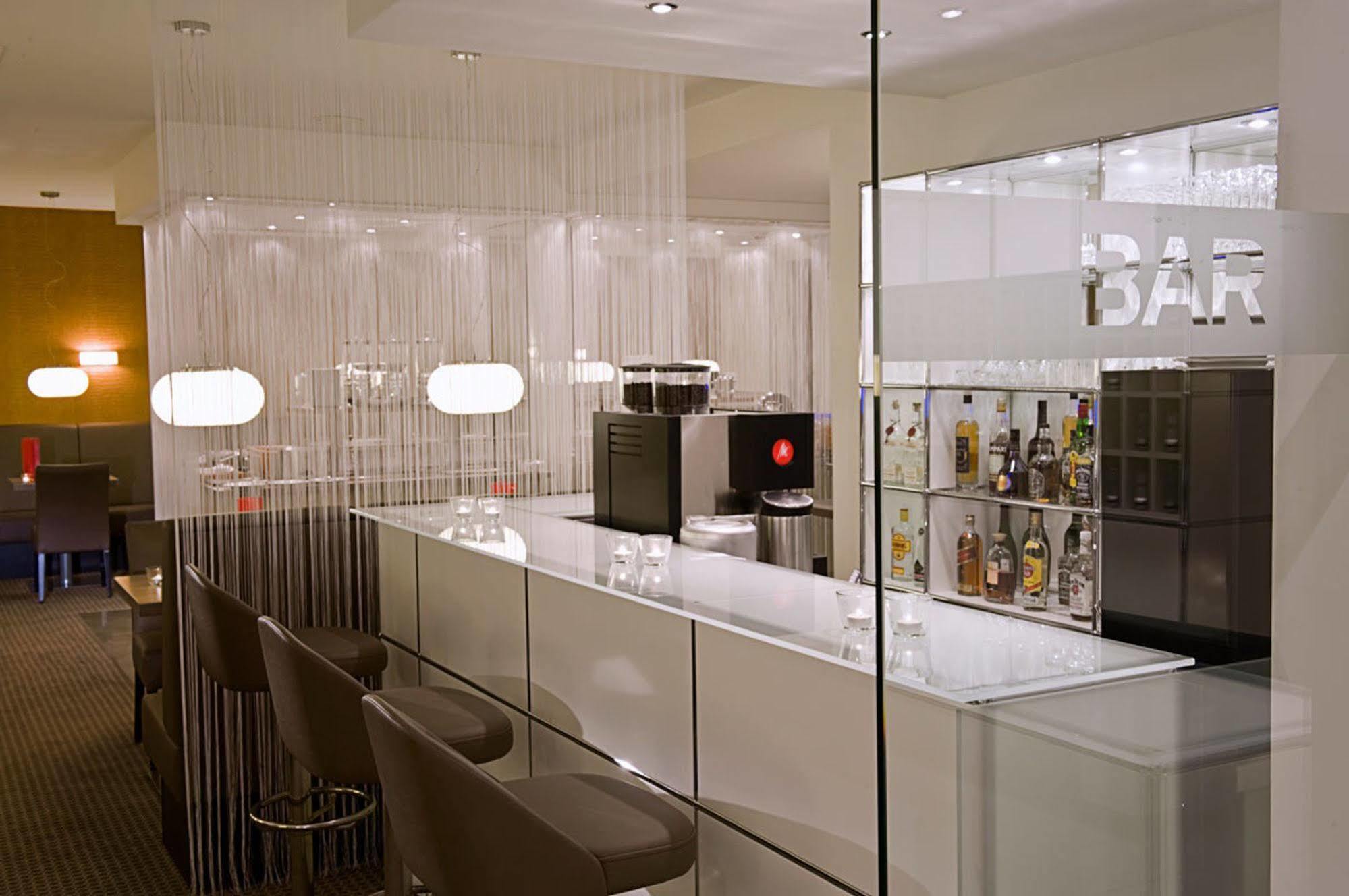 Hotel Conti Duisburg - Partner Of Sorat Hotels Restaurant photo