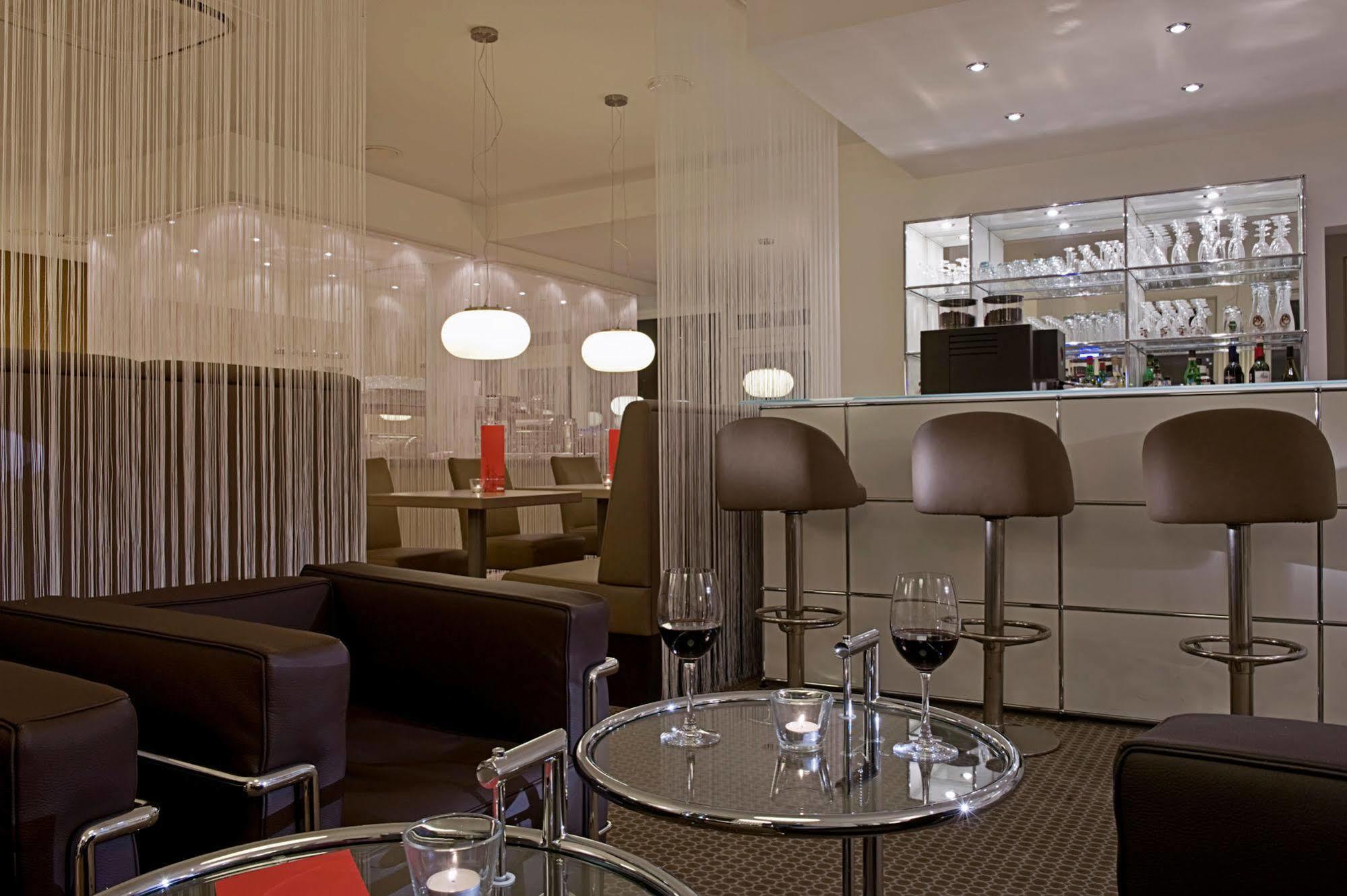 Hotel Conti Duisburg - Partner Of Sorat Hotels Restaurant photo